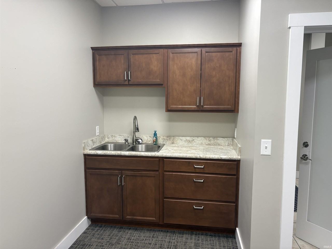 511 Newton St - Photo 5 of 5