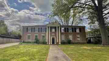 featured image of 3951 Bellemeade Ave #D