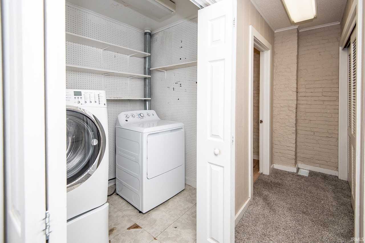 118 Main St - Photo 7 of 44