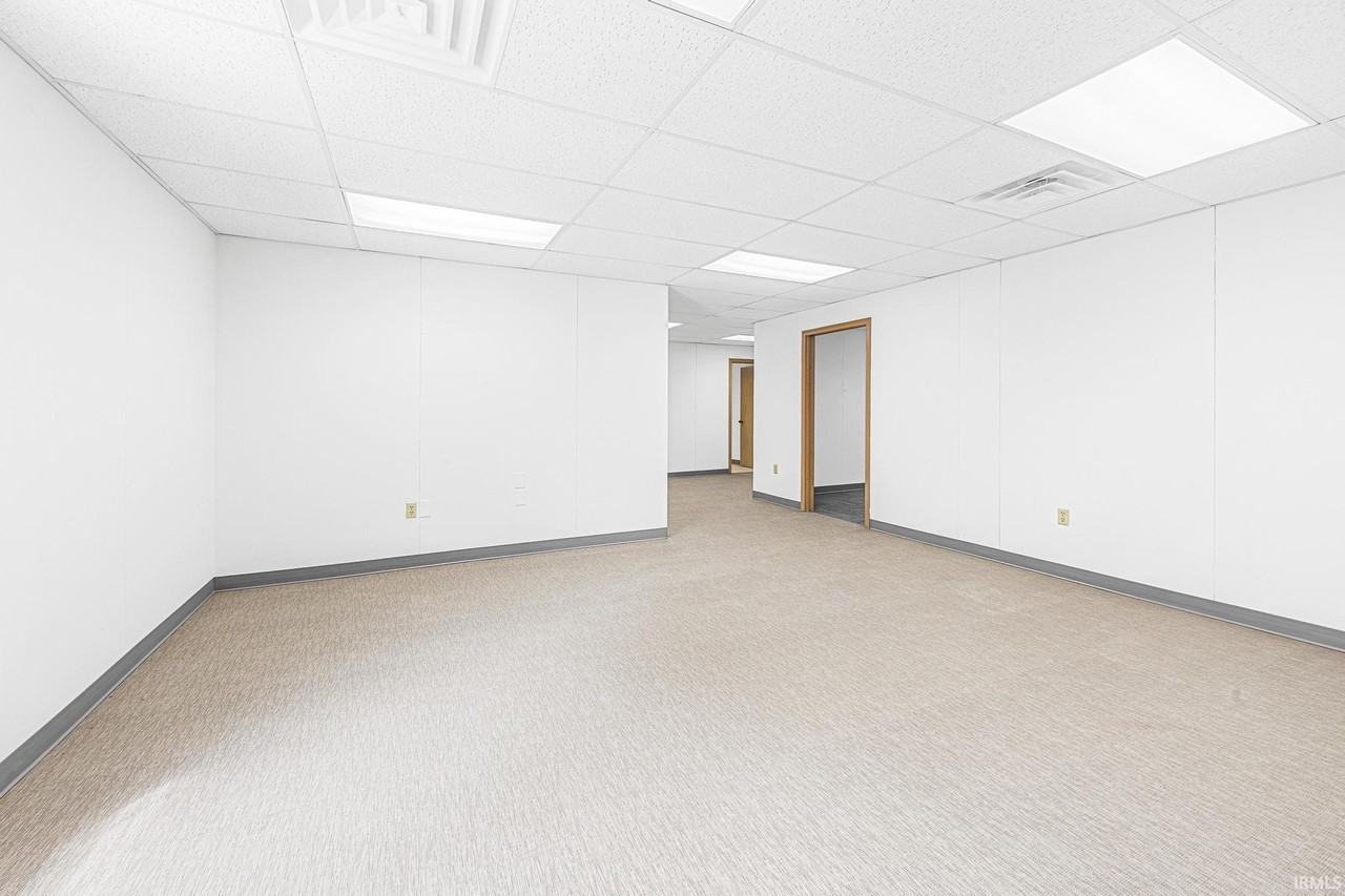 1482 Executive Blvd - Photo 3 of 22