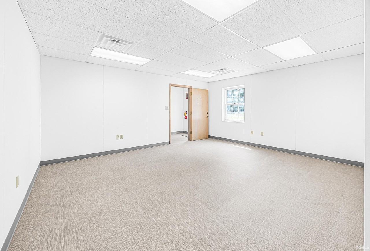 1482 Executive Blvd - Photo 5 of 22