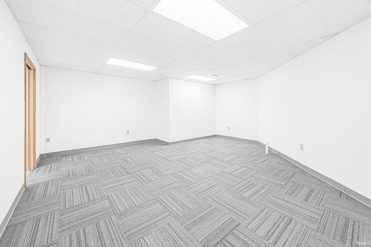 1482 Executive Blvd - Photo 6 of 22