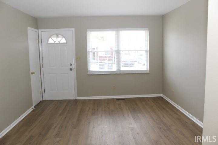 2555 Stanley Ct - Photo 2 of 10