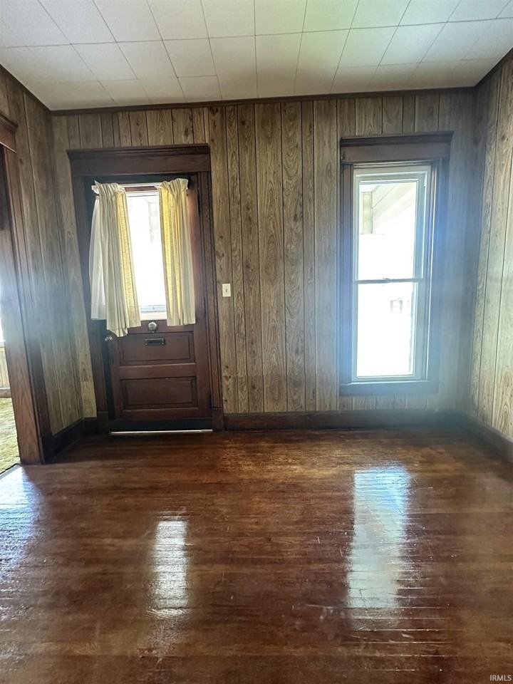 235 S Seminary St - Photo 2 of 38