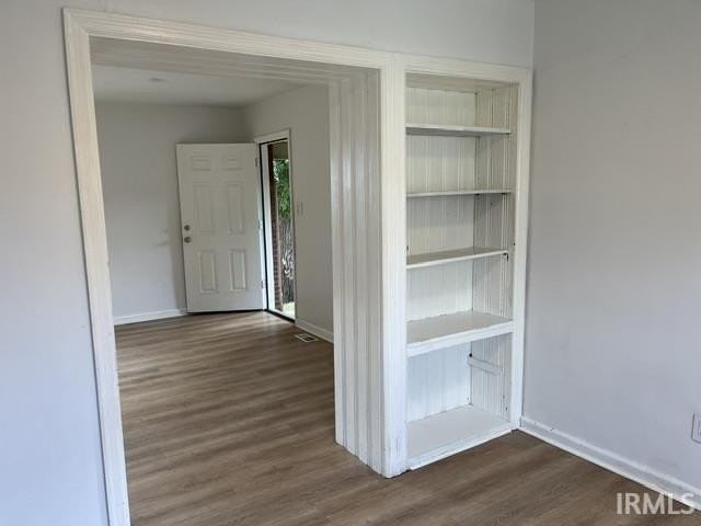 957 S Spring St - Photo 5 of 10