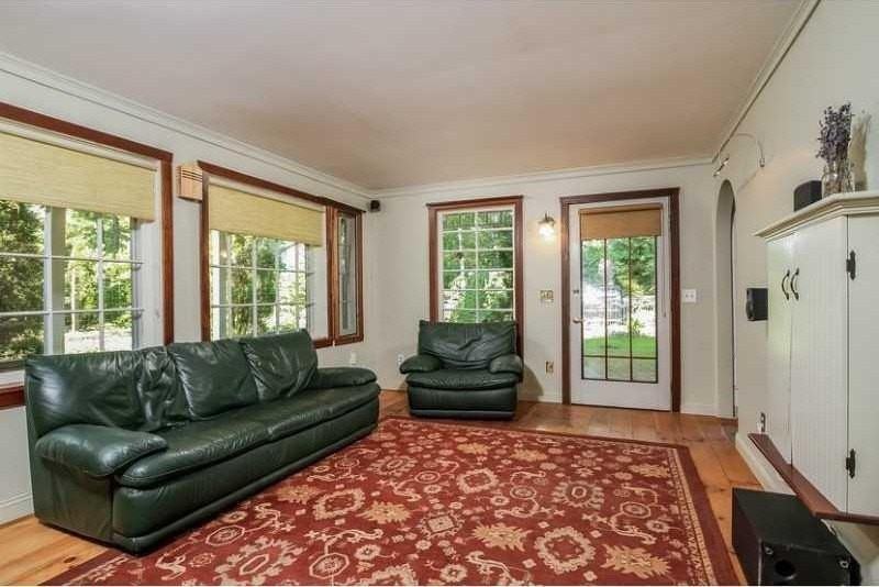 49 Sanford Ave - Photo 4 of 19