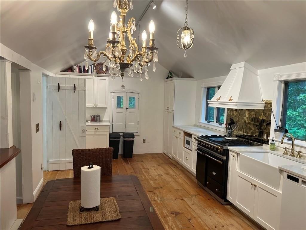 49 Sanford Ave - Photo 7 of 19