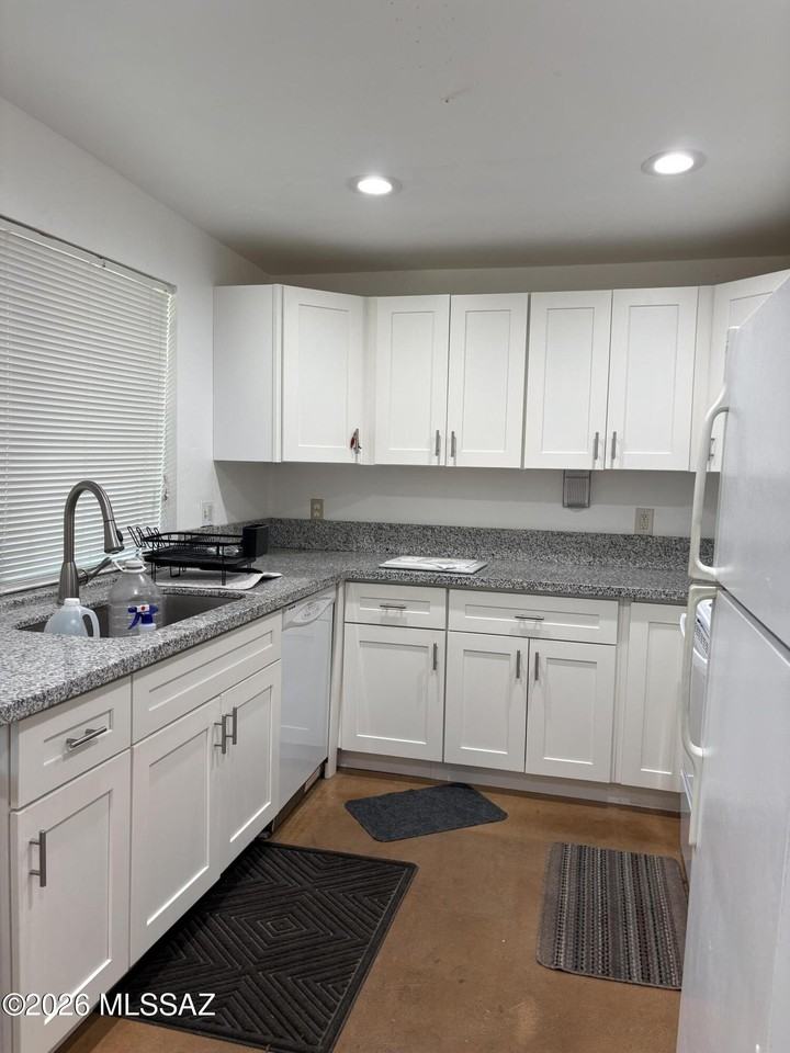3110 S Portia Ave - Photo 2 of 18