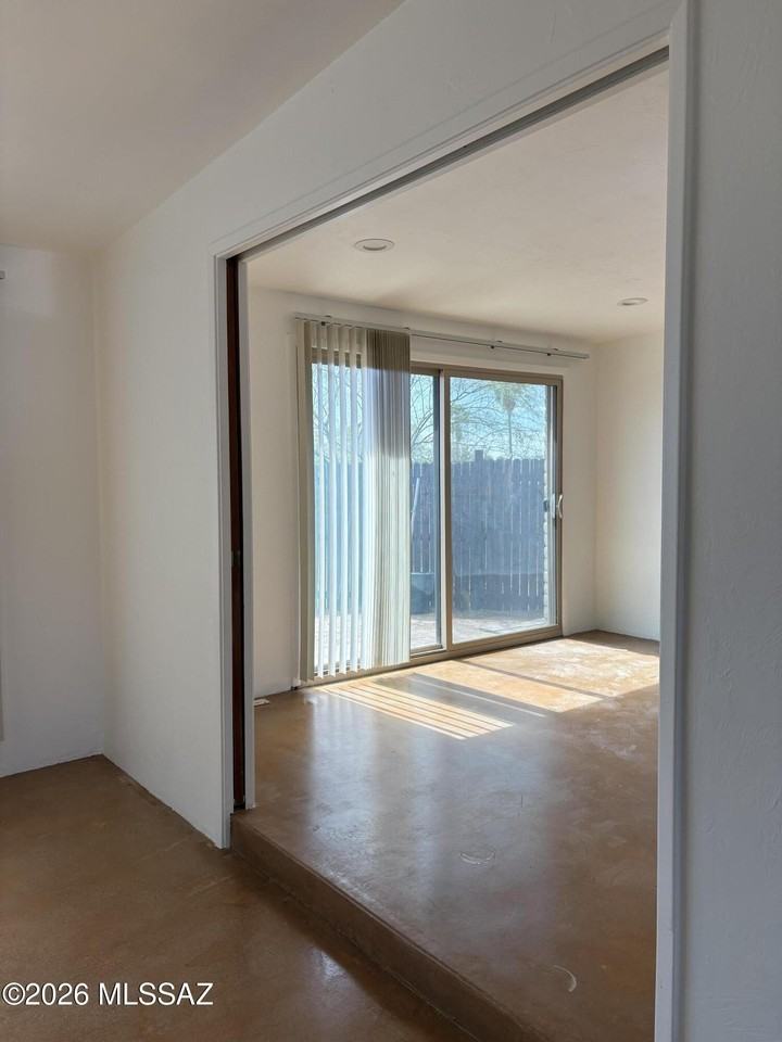 3110 S Portia Ave - Photo 4 of 18