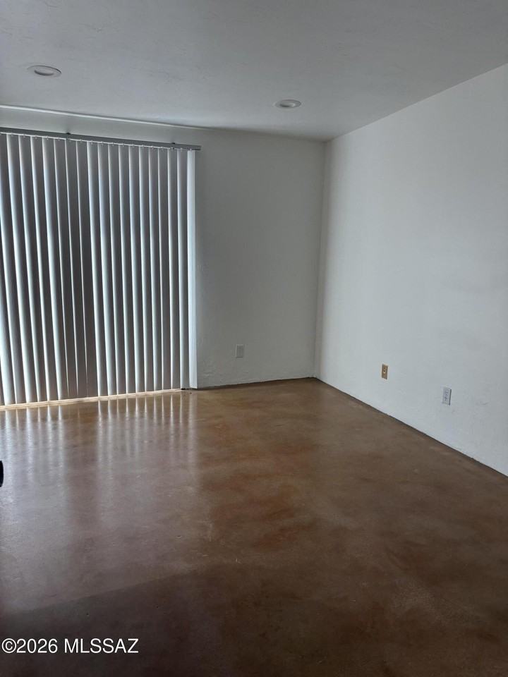 3110 S Portia Ave - Photo 5 of 18