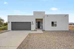 featured image of 208 S Montgomery Pl
