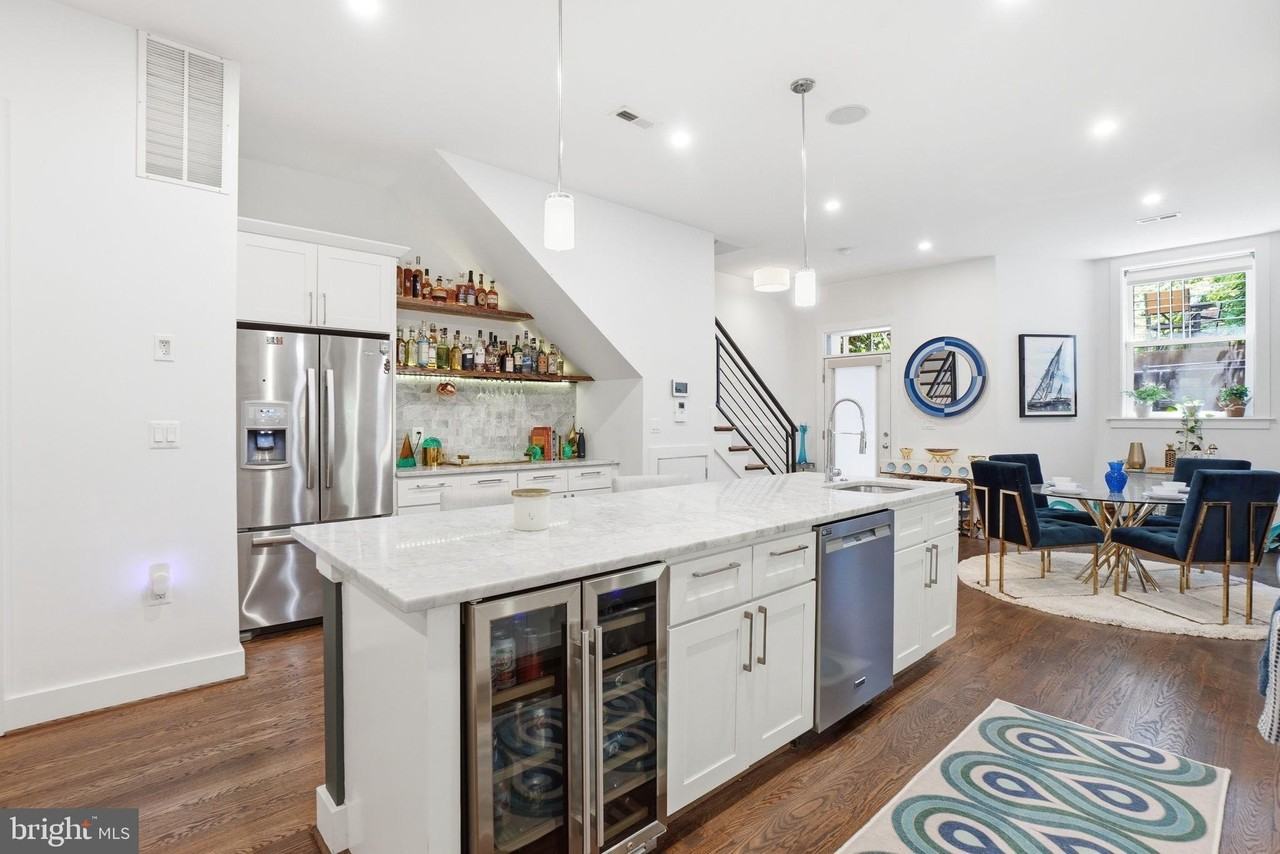 145 Adams St Nw #1 - Photo 5 of 25