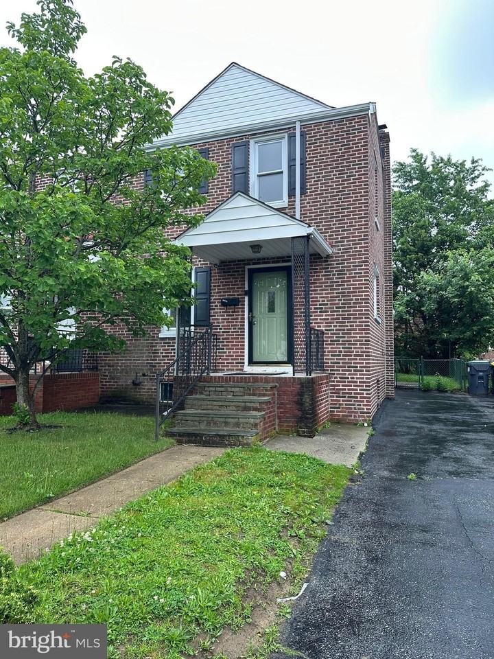 1122 Coyne Pl