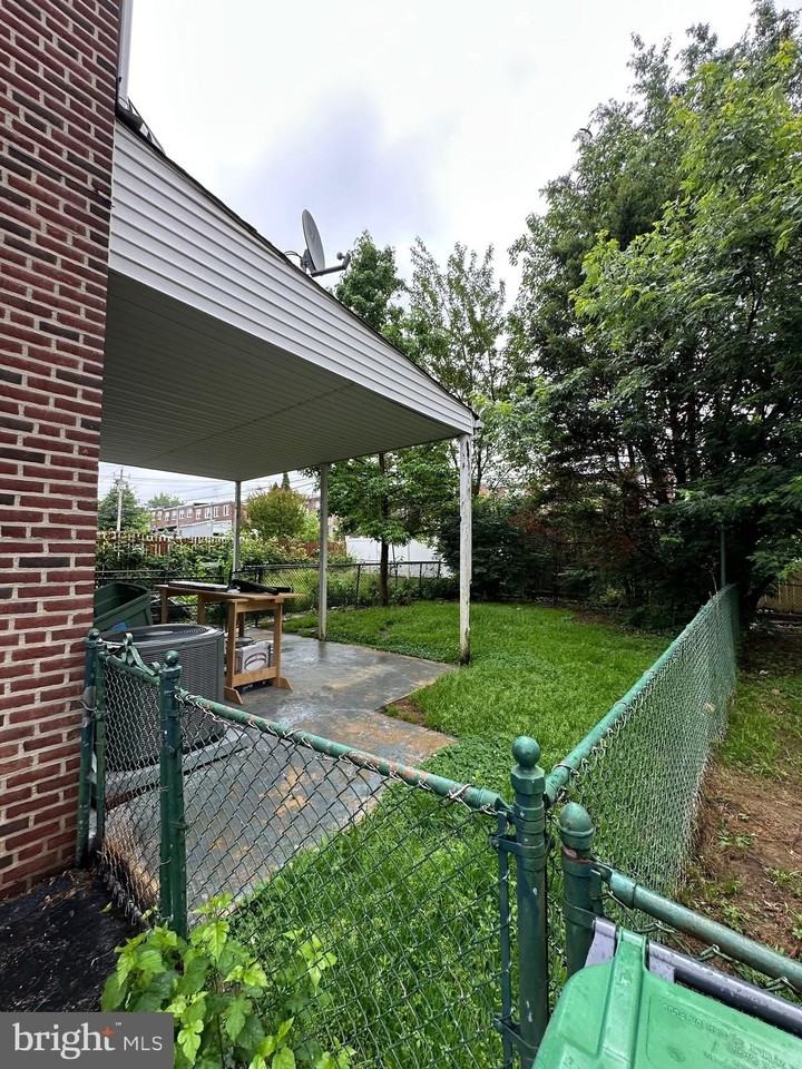 1122 Coyne Pl - Photo 3 of 19