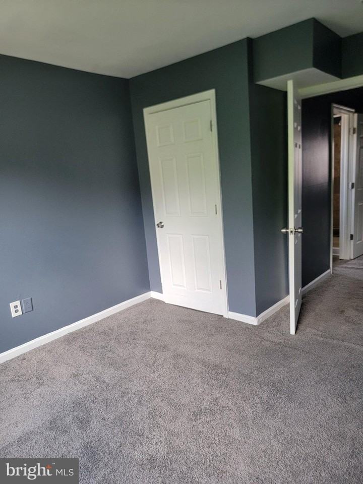 306 N Gilmor St - Photo 5 of 10