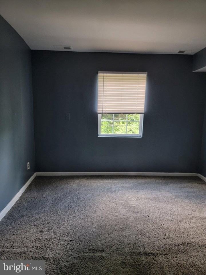 306 N Gilmor St - Photo 6 of 10