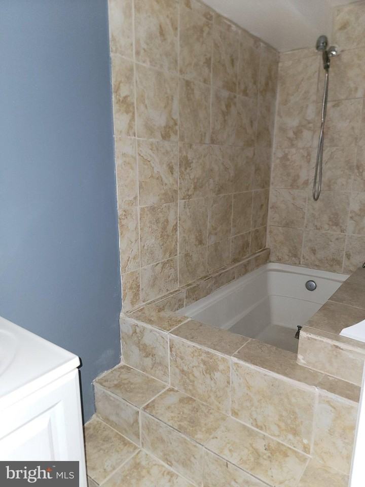 306 N Gilmor St - Photo 7 of 10