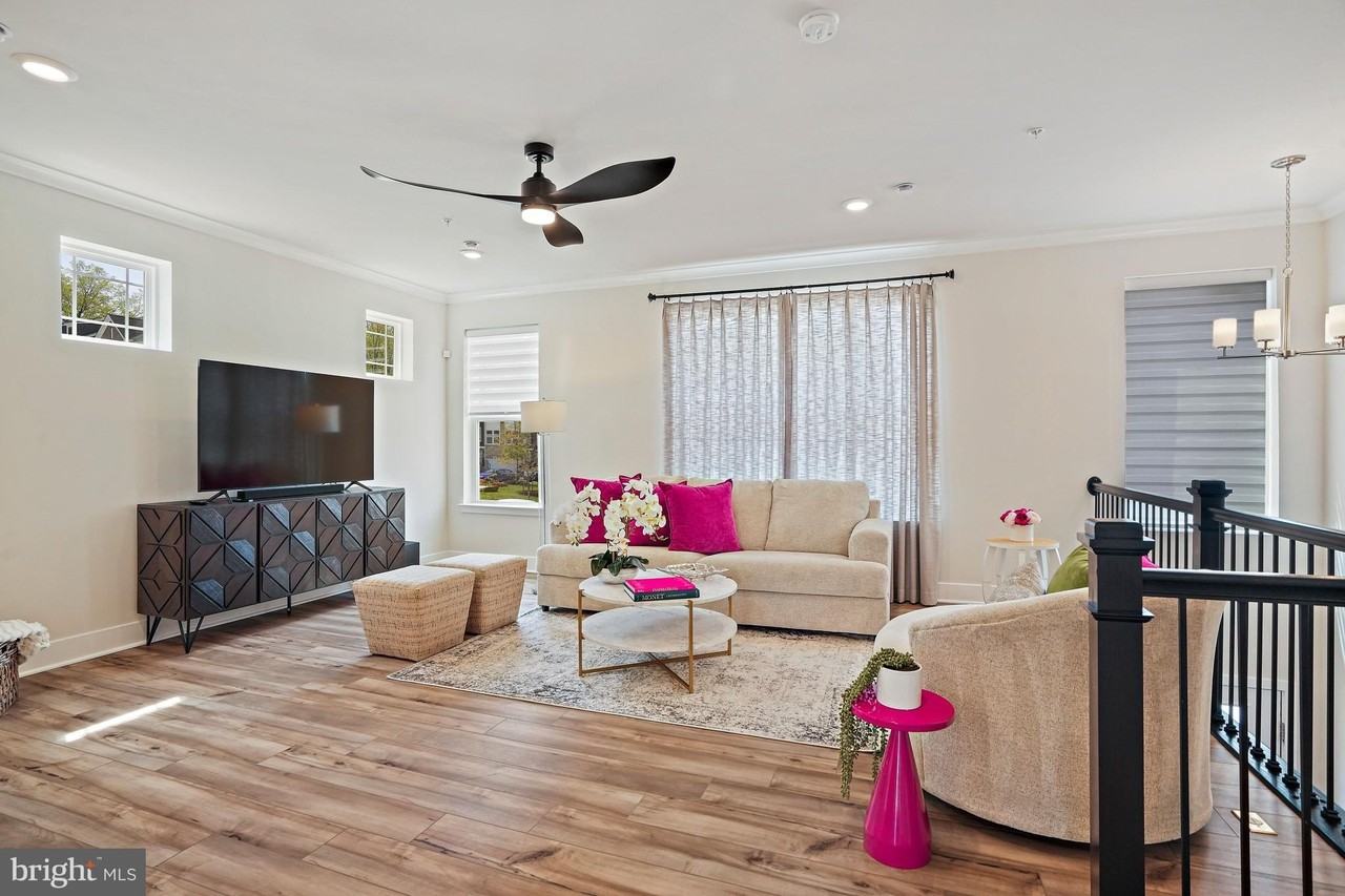 3057 Perthshire Pl - Photo 6 of 40