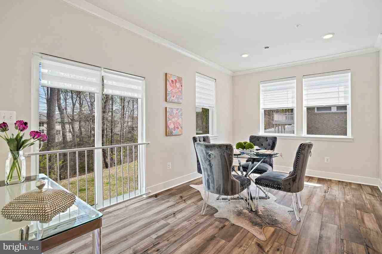 3057 Perthshire Pl - Photo 7 of 45