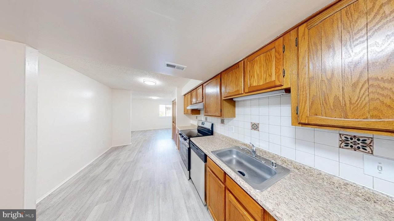 7197 Cimarron Ct Unit D - Photo 3 of 22