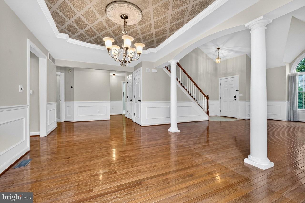 1715 Pine Forest Ct - Photo 6 of 50