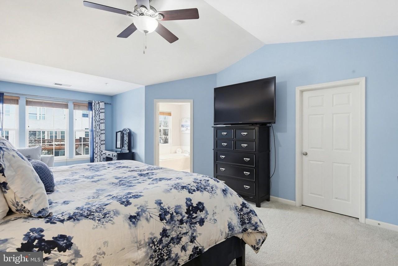 7061 Holly Springs Ln #194 - Photo 6 of 33