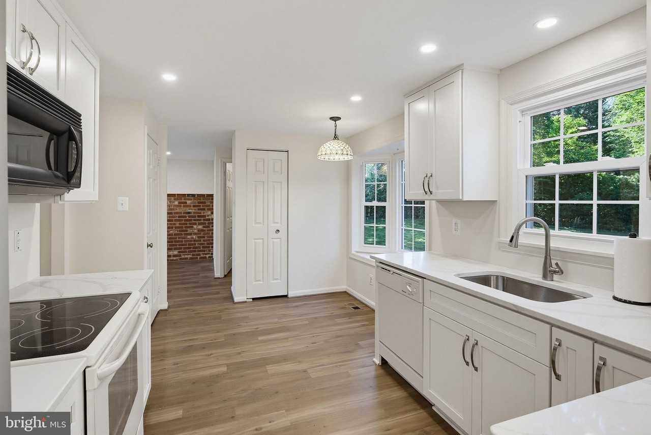 18904 Blue Heron Ln - Photo 6 of 50