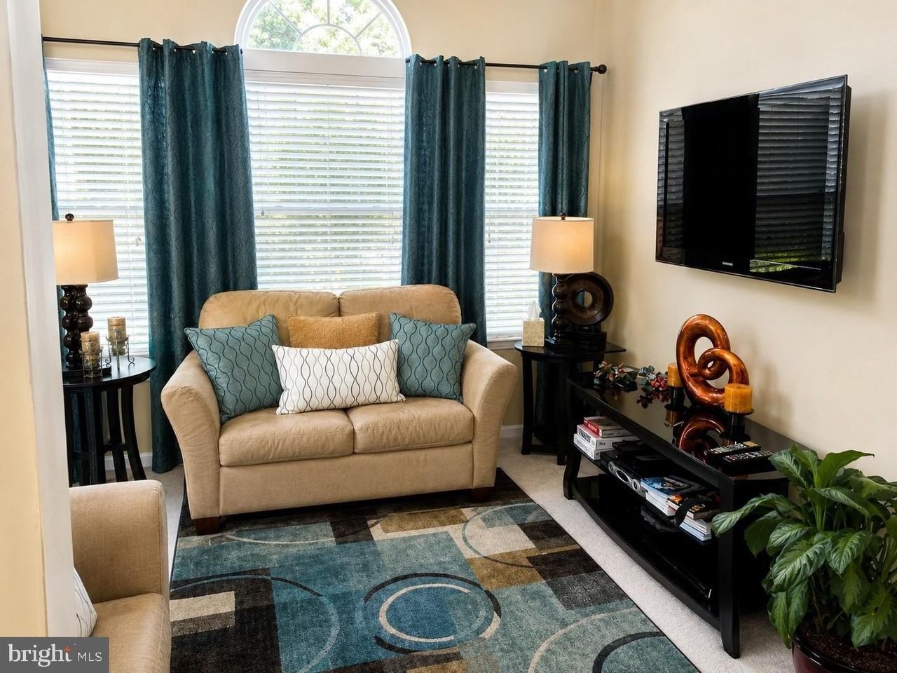 7506 Burdette Way - Photo 5 of 18