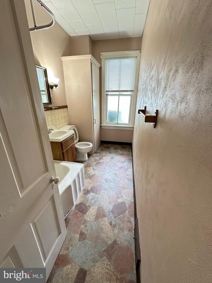 787 S Potomac St #1F - Photo 7 of 10
