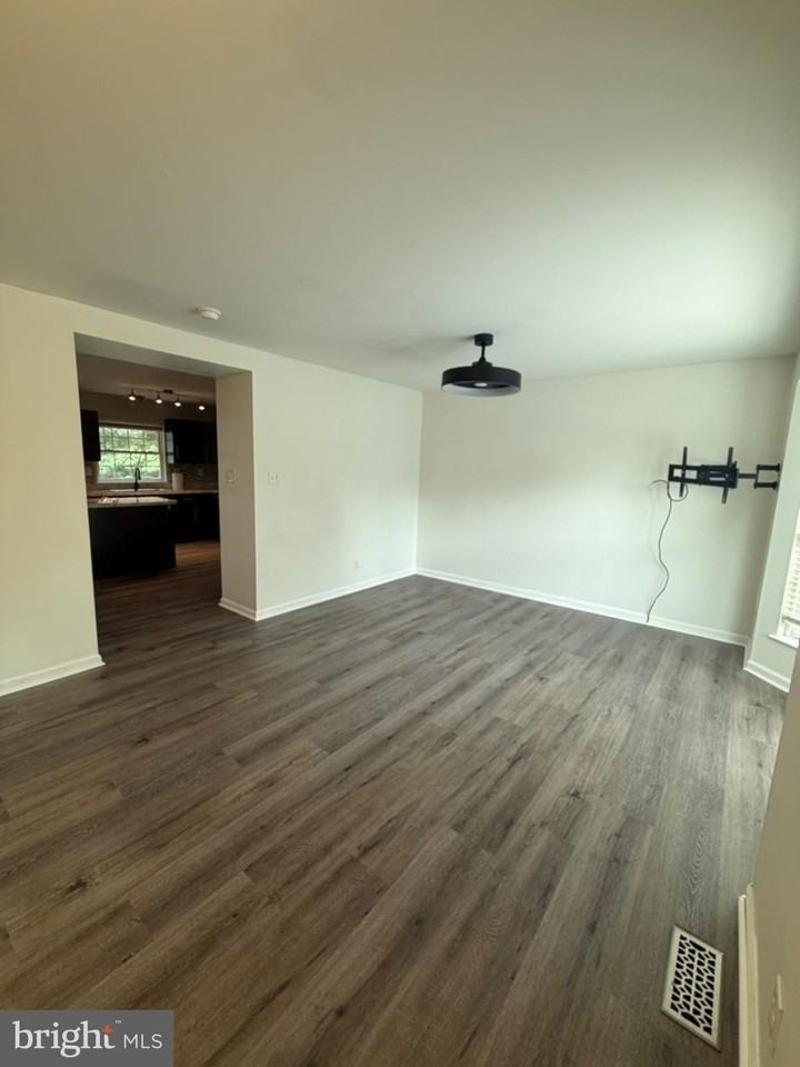4 Coachlight Dr #4 - Photo 2 of 21