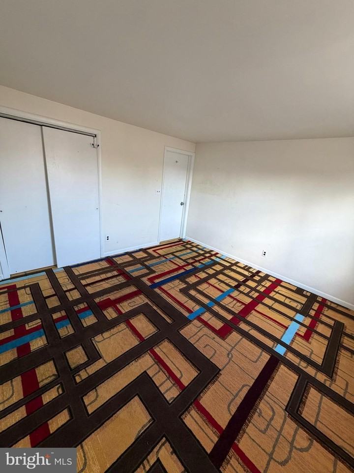 95 W Broad St - Photo 6 of 7