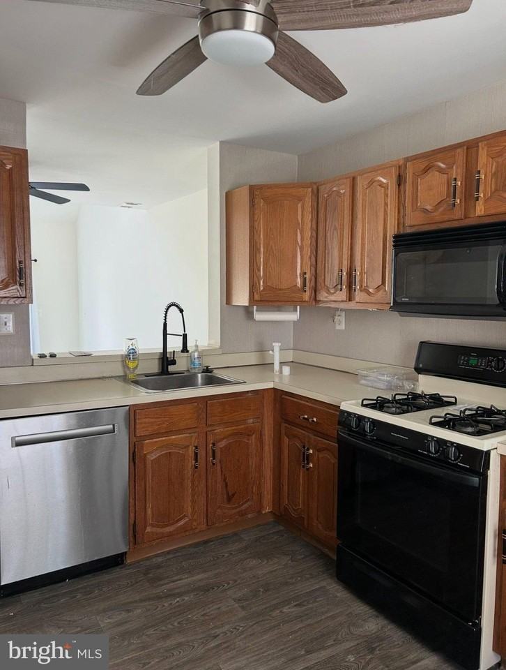 6 Stuyvesant Ct - Photo 3 of 11