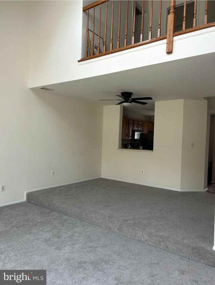 6 Stuyvesant Ct - Photo 5 of 11