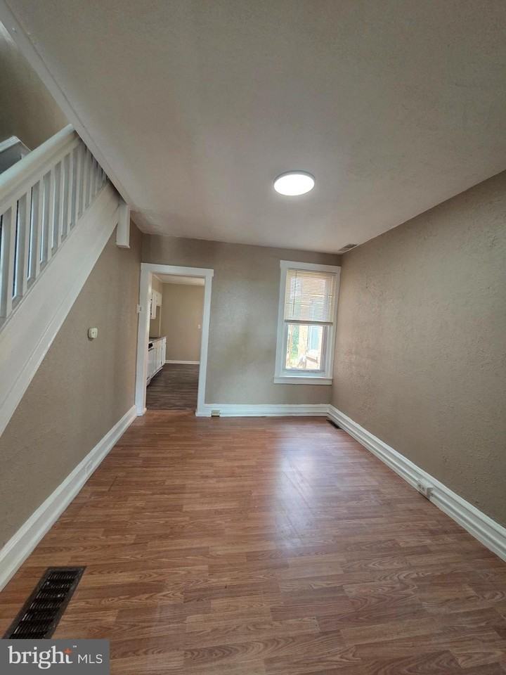 716 Church St - Photo 4 of 16