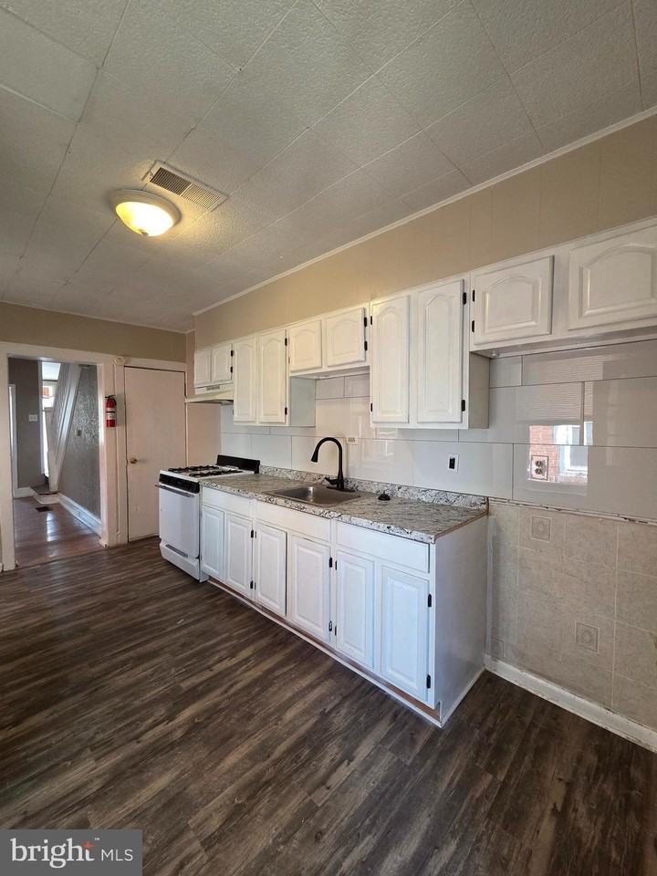 716 Church St - Photo 6 of 16