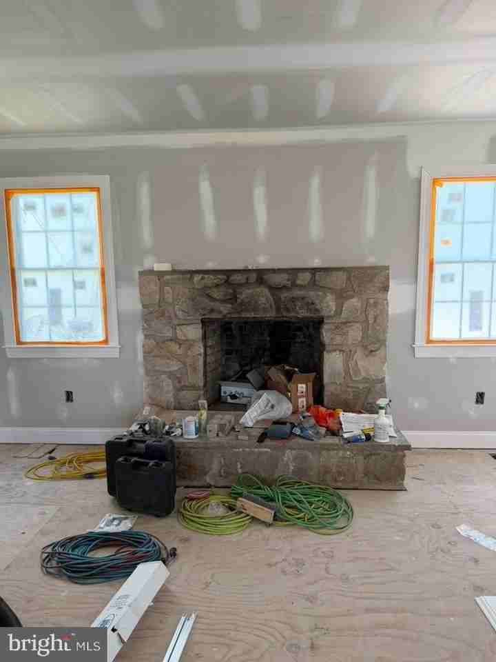 1036 Sweetbriar Rd - Photo 5 of 12