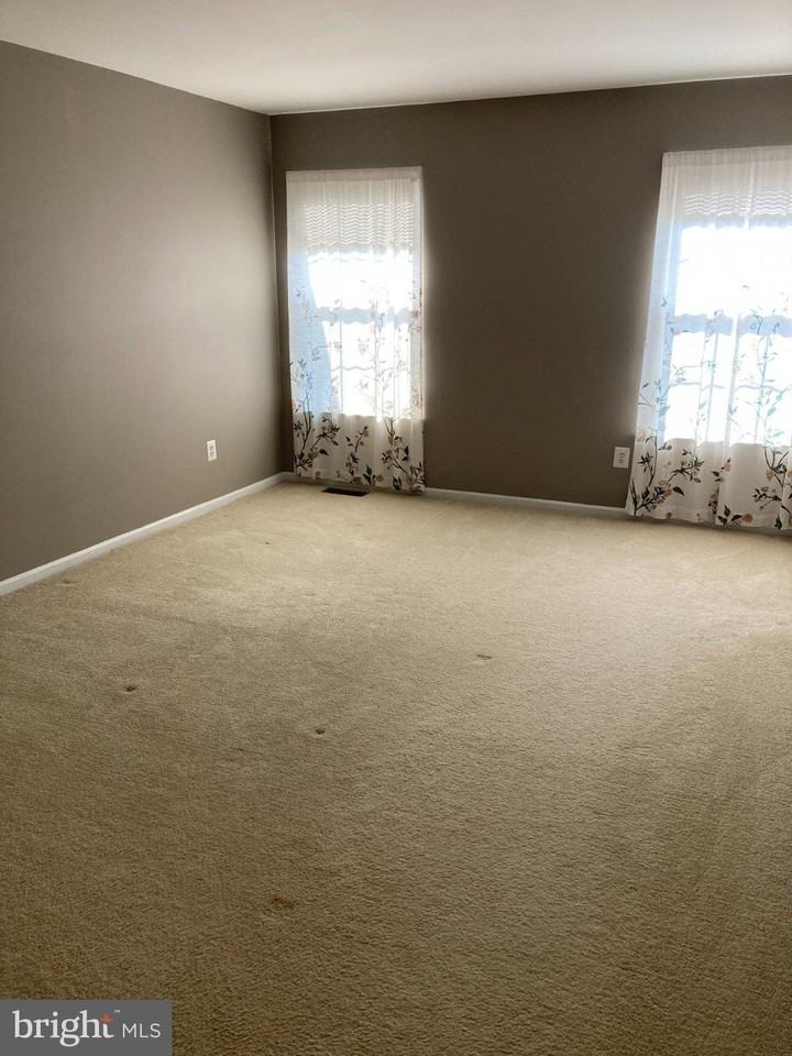 2623 Virginia Ln - Photo 6 of 9
