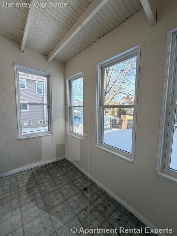 44 Wilson Ave #1 - Photo 6 of 17
