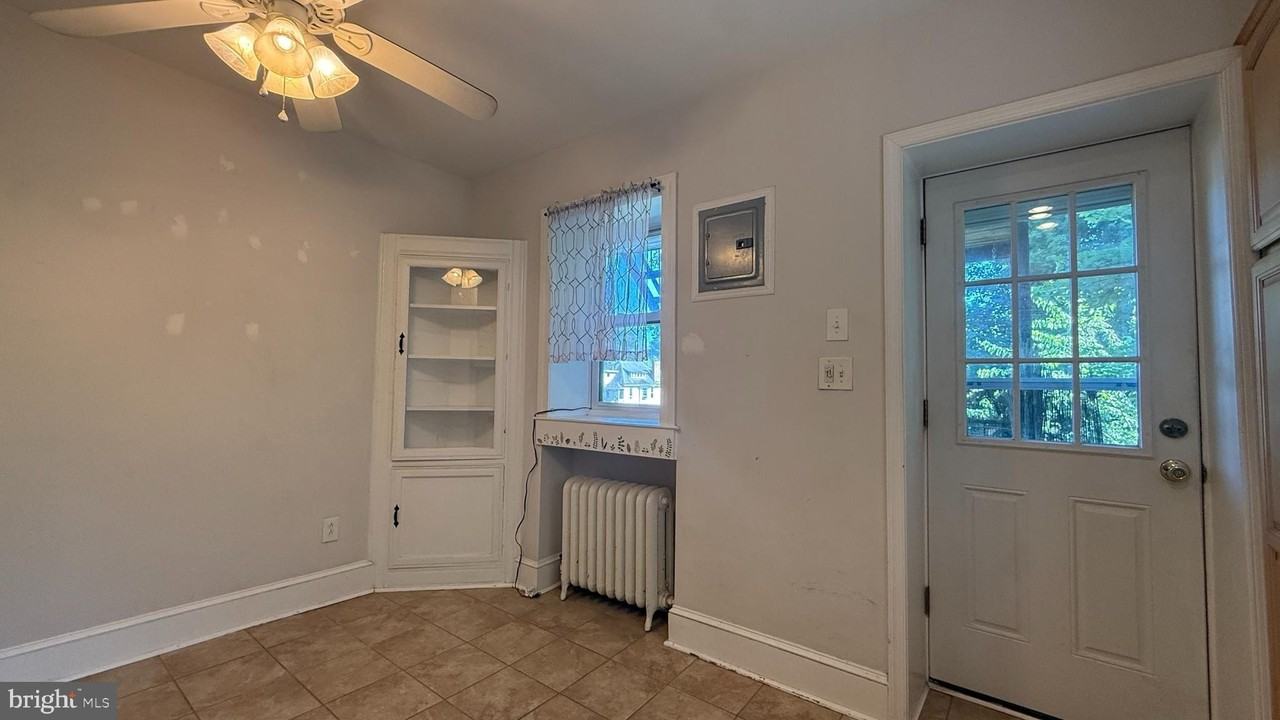 316 Gerard Ave #C - Photo 5 of 14