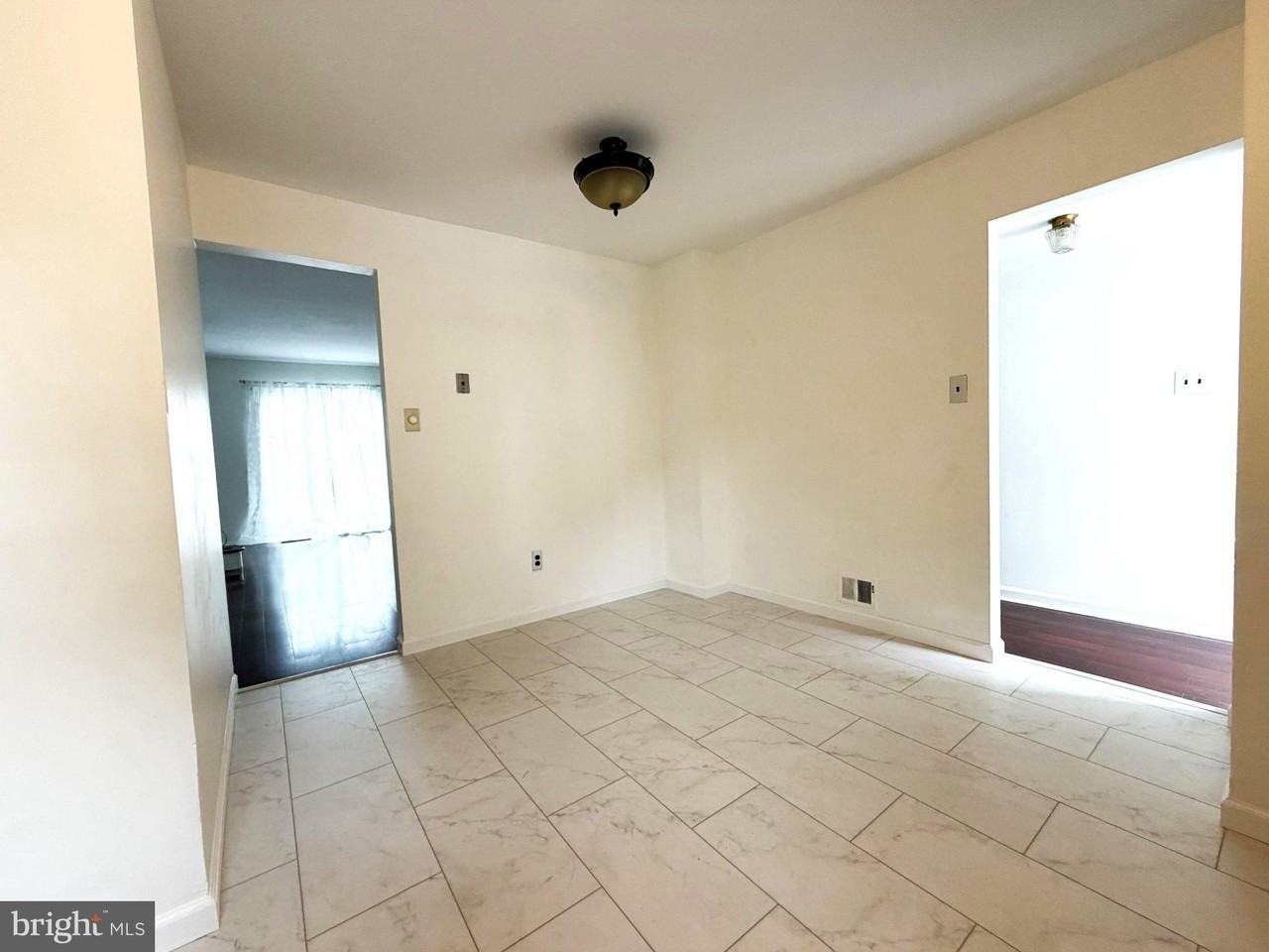 422 Village Ln - Photo 6 of 21