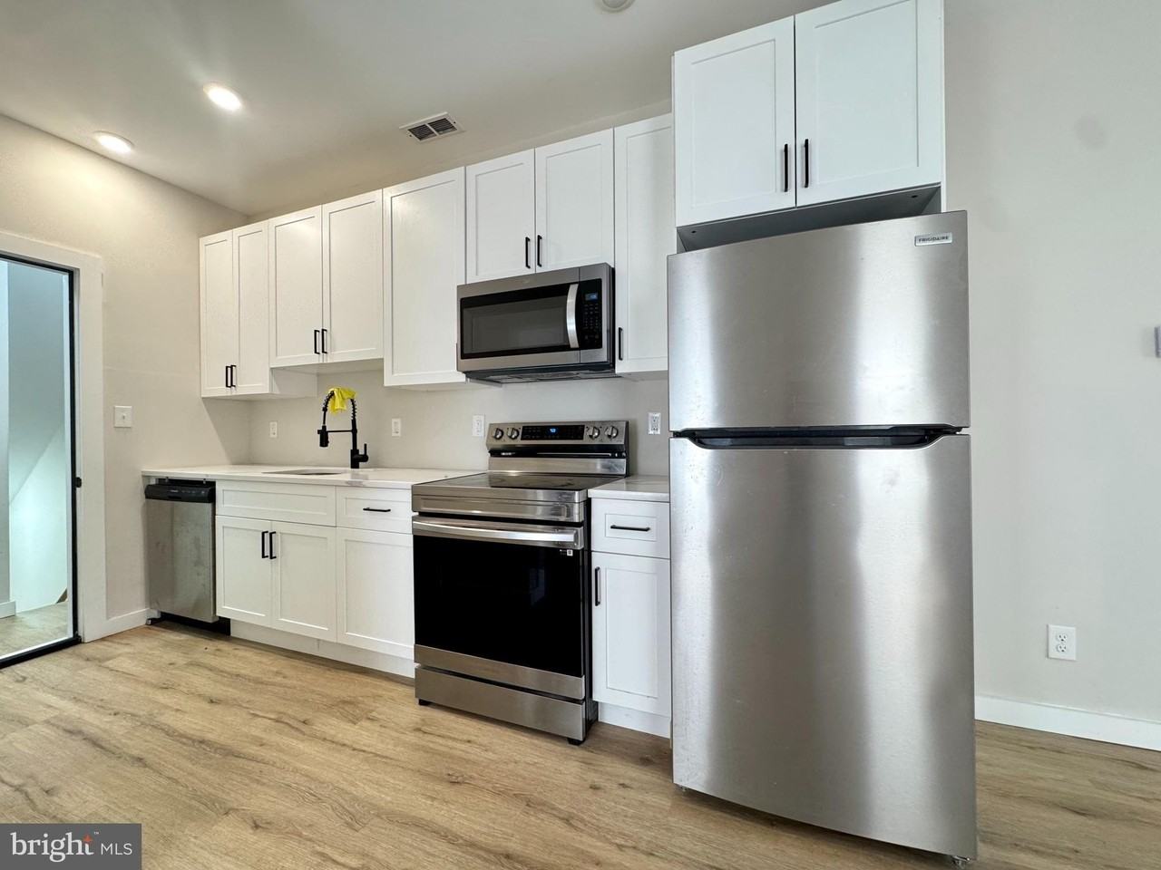 255 S 44th St #2 - Photo 2 of 7