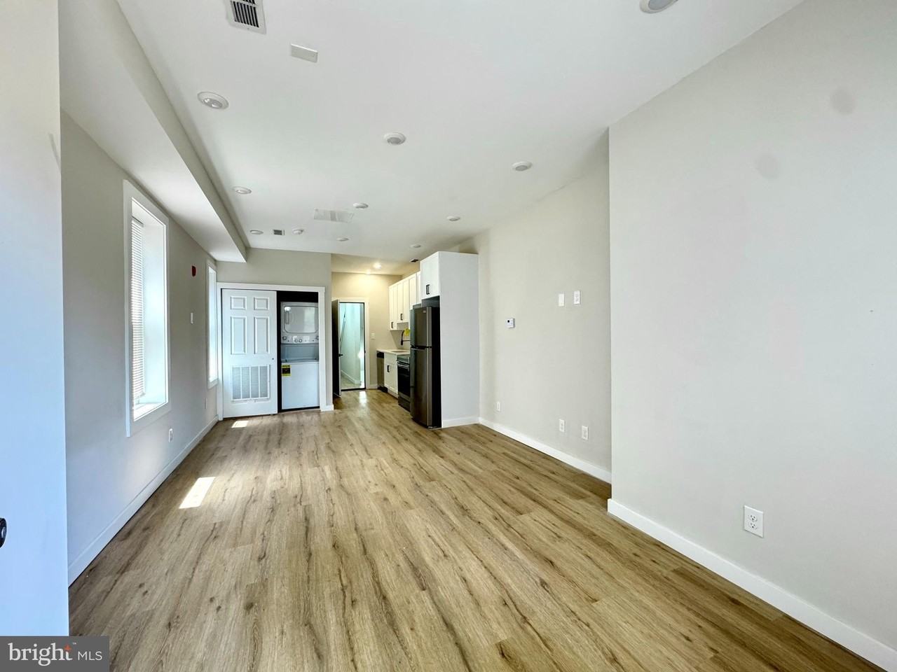 255 S 44th St #2 - Photo 4 of 7