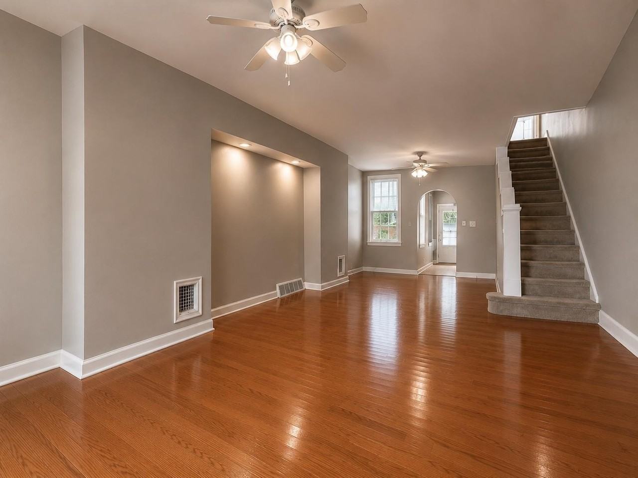 2643 Emerald St - Photo 2 of 21