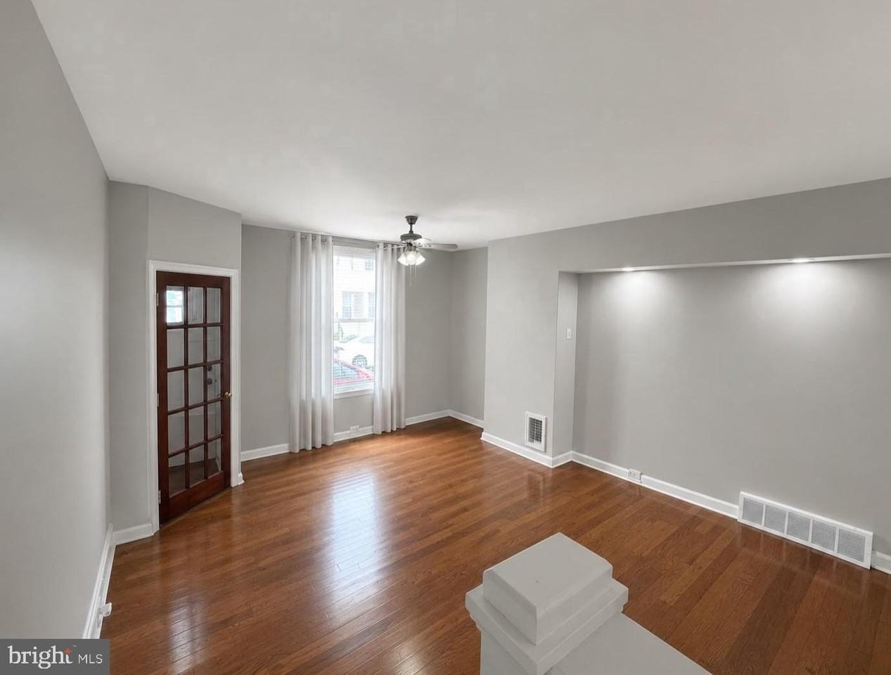 2643 Emerald St - Photo 3 of 21