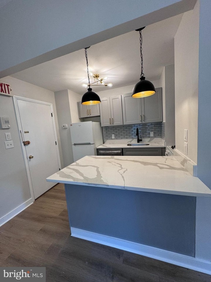 3961 Baltimore Ave #2R - Photo 4 of 15