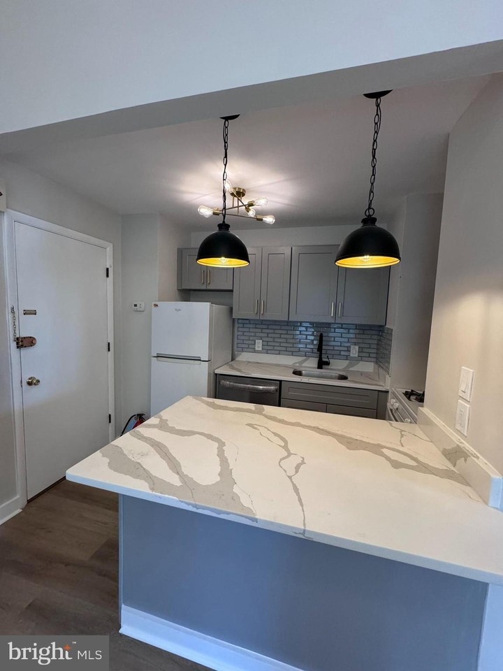 3961 Baltimore Ave #2R - Photo 5 of 15