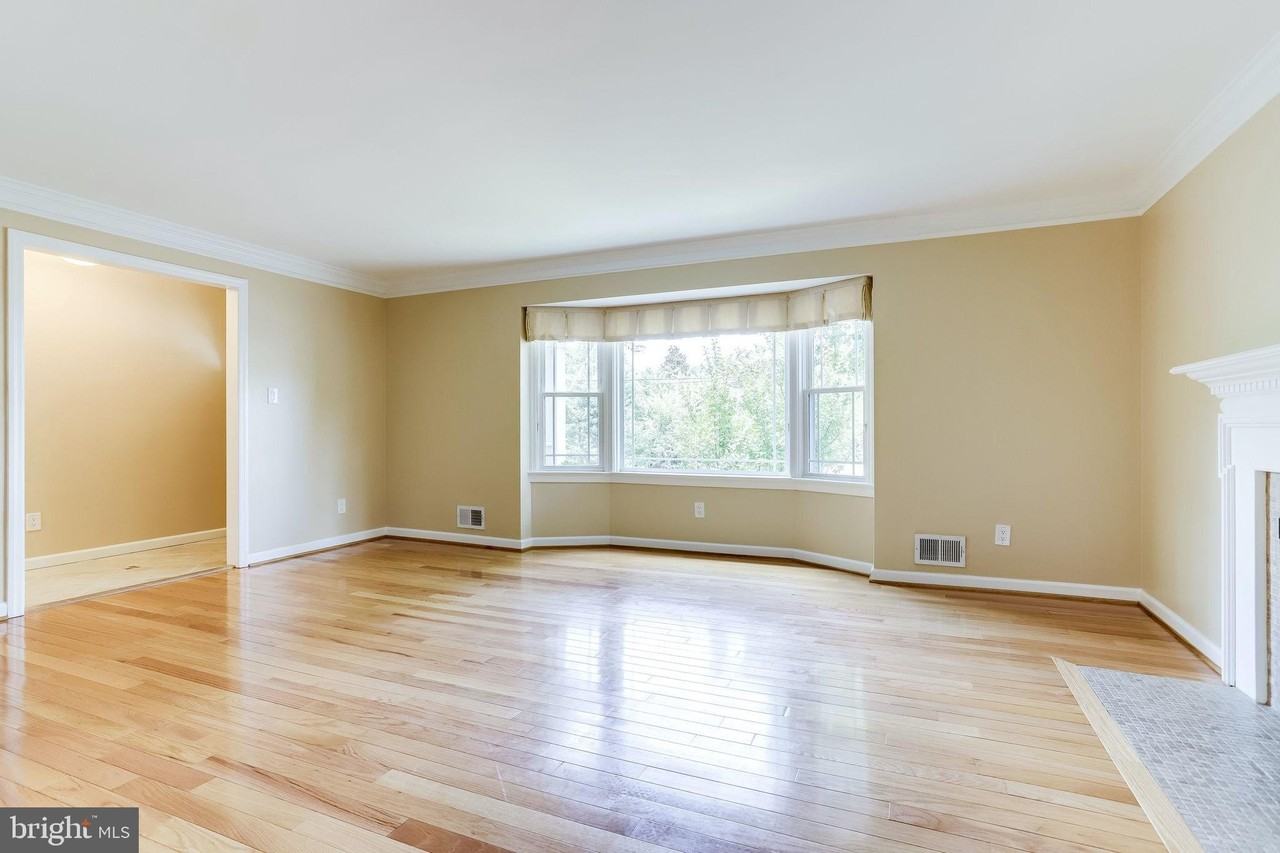 4894 Williamsburg Blvd - Photo 6 of 48