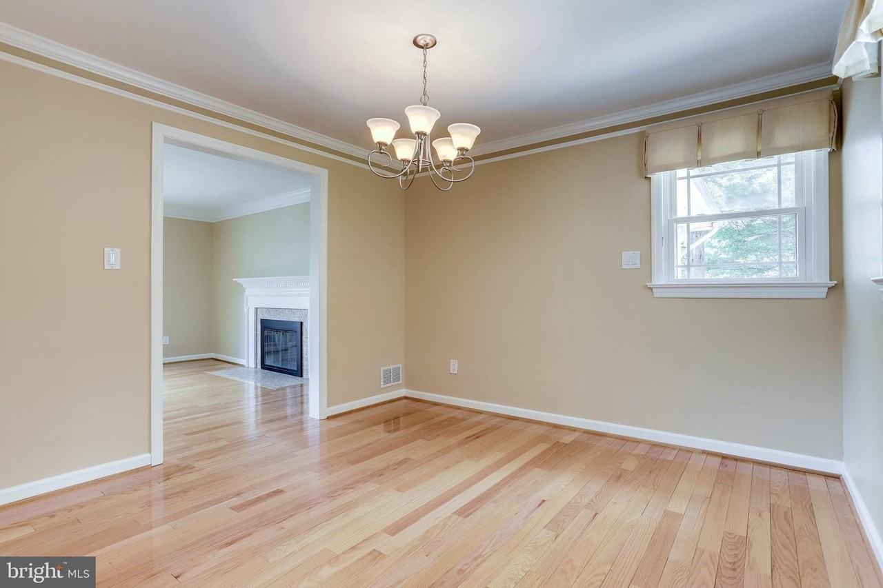 4894 Williamsburg Blvd - Photo 7 of 48