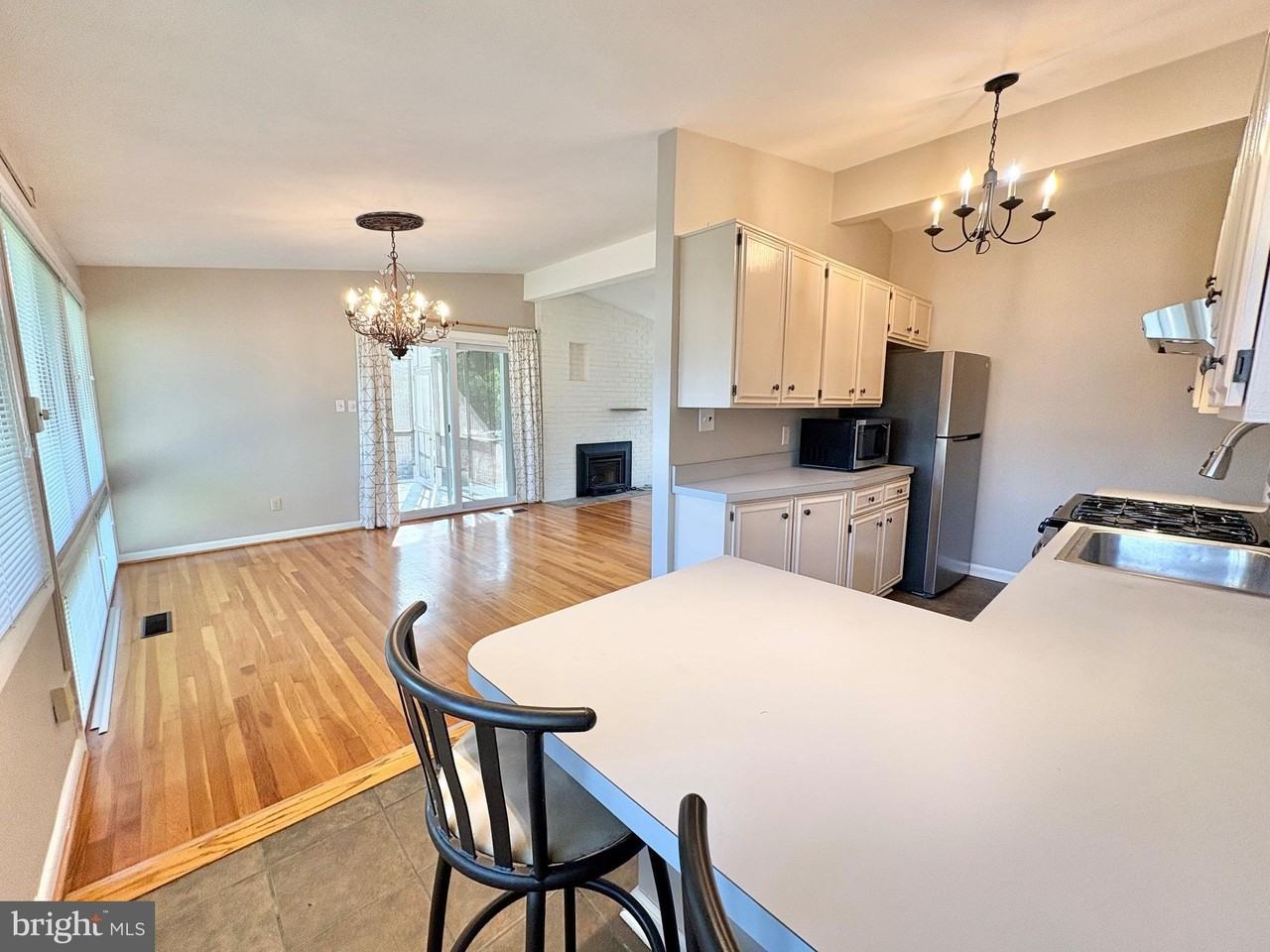 5628 Fillmore Ave - Photo 3 of 41
