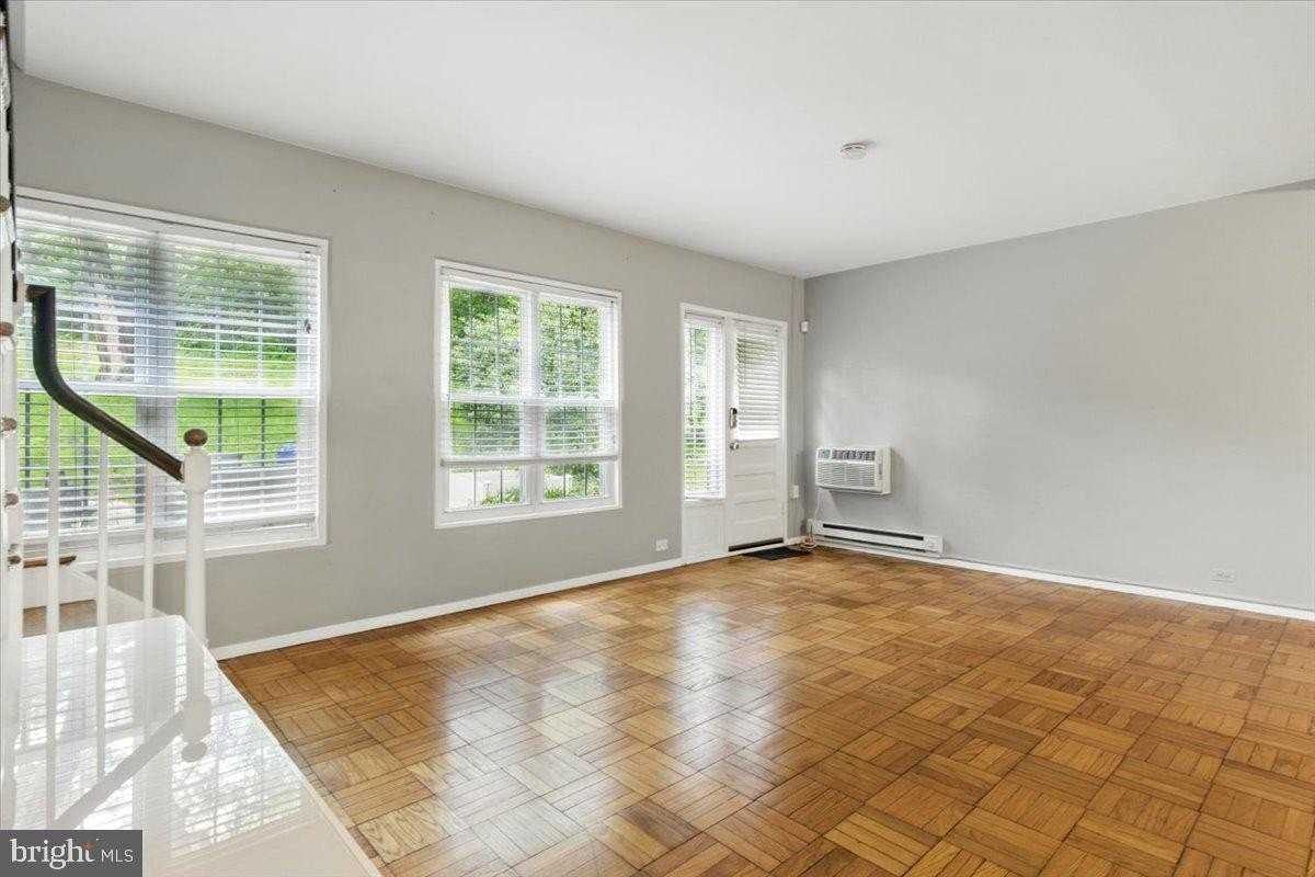 1006 Valley Dr - Photo 2 of 20